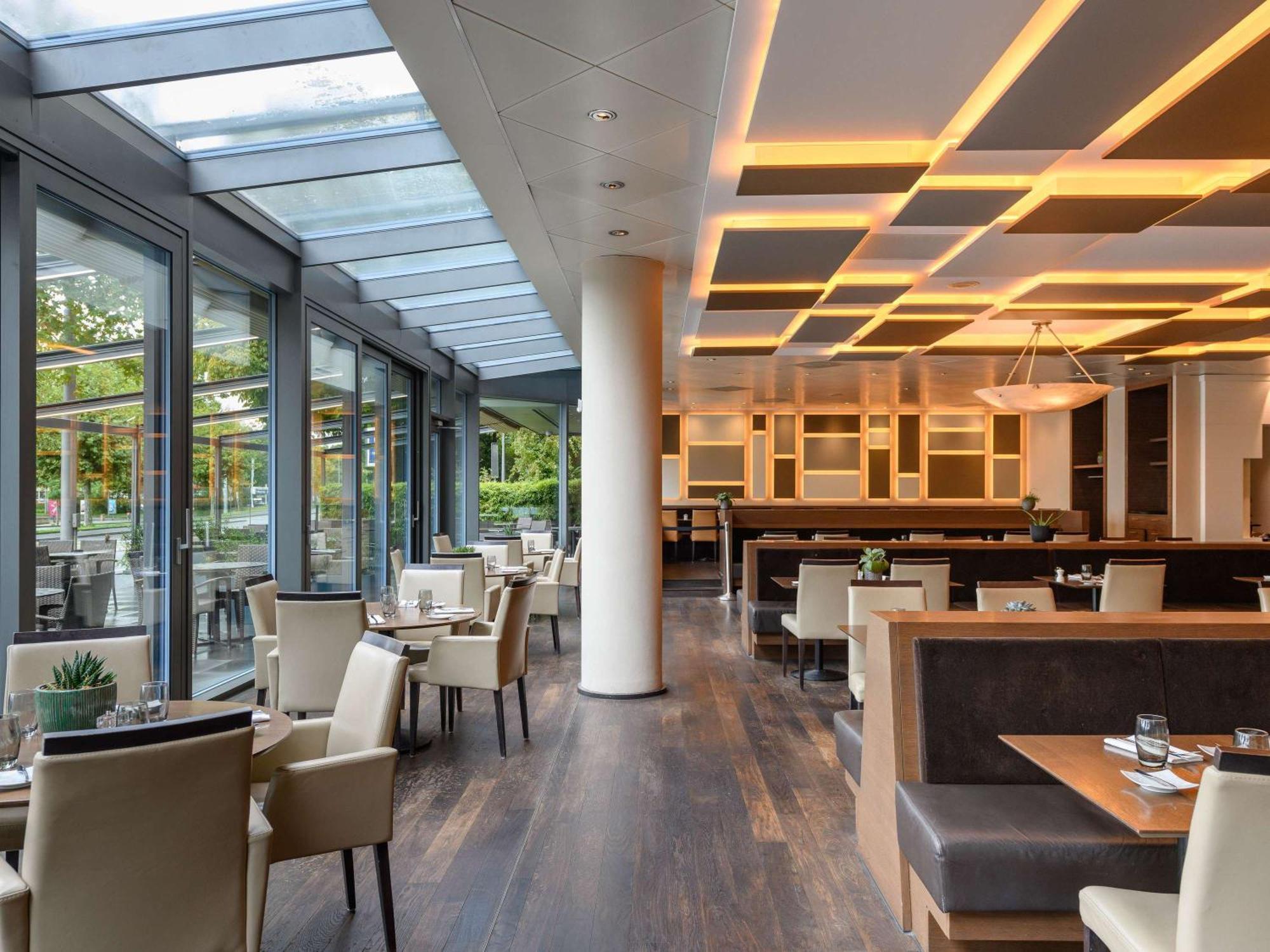 Moevenpick Hotel Lausanne Kültér fotó